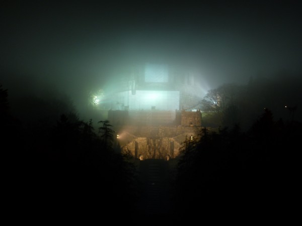 Der Kasseler Herkules im trüben Nebel und fahlen Licht (Zwischen den Jahren 2011)